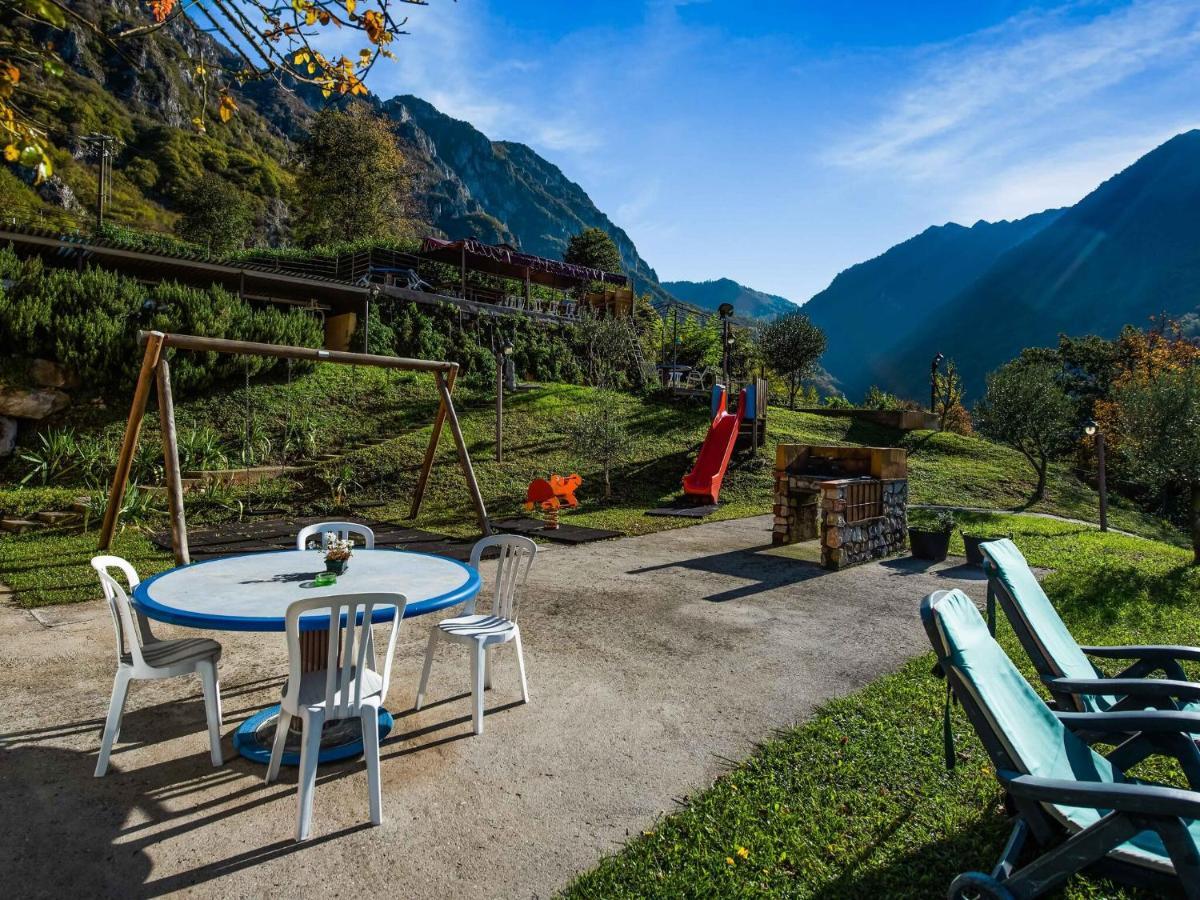 Cozy Chalet At Marone Lake Lombardy With Pool Exterior photo